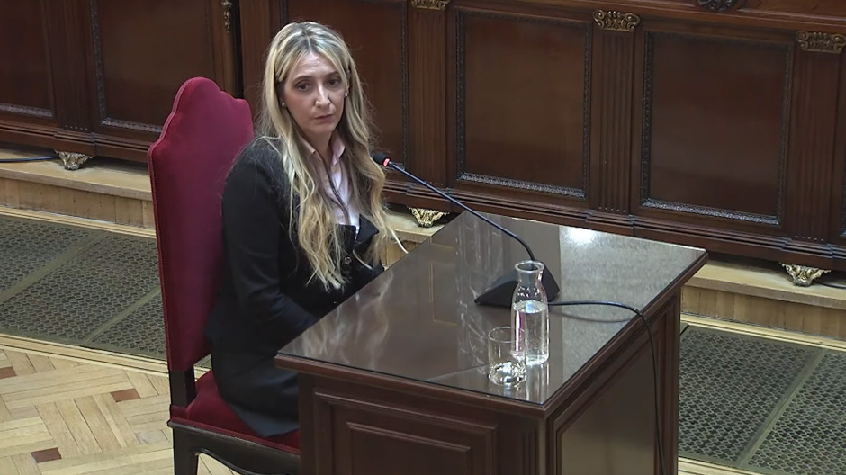 Claudia Montes, ex 'Miss Asturias', declara que Ábalos «le ayudó a culturizarse en política»