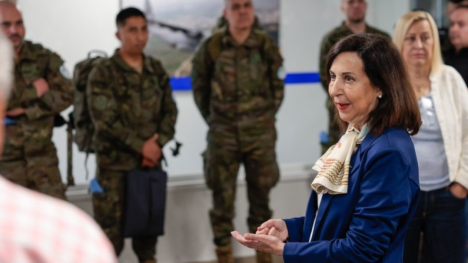 EuropaPress_7541041_ministra_defensa_margarita_robles_despide_personal_integrante_tercera