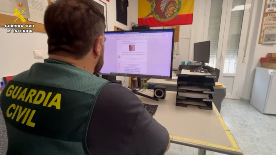 La Guardia Civil desarticula una red criminal que estafó 400.000 euros fingiendo ser bancos
