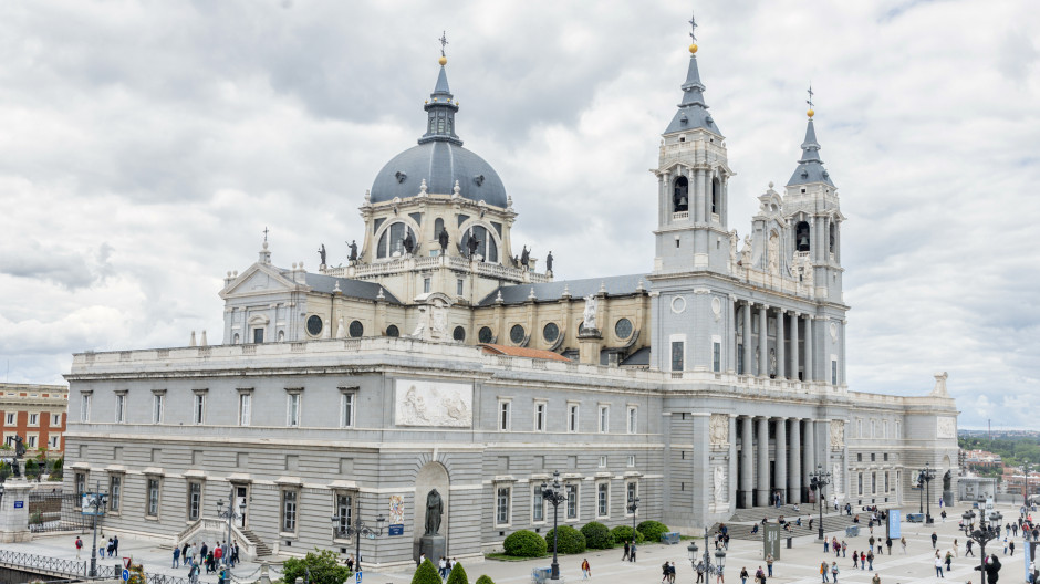 ECatedral de Santa María la Real de la Almudena
