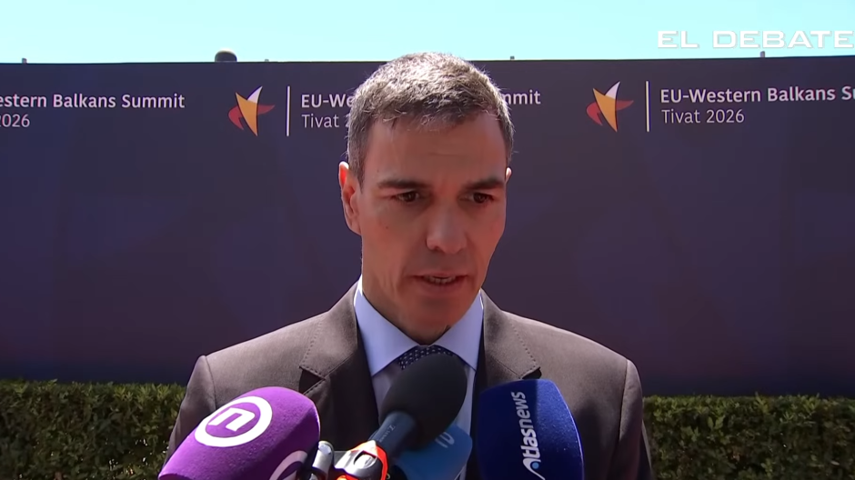 Pedro Sánchez atiende a los medios en Montenegro