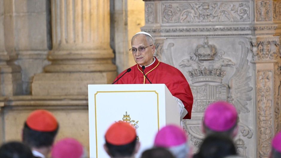 EuropaPress_7575951_papa_leon_xiv_pronuncia_discurso_ceremonia_bienvenida_palacio_real_junio