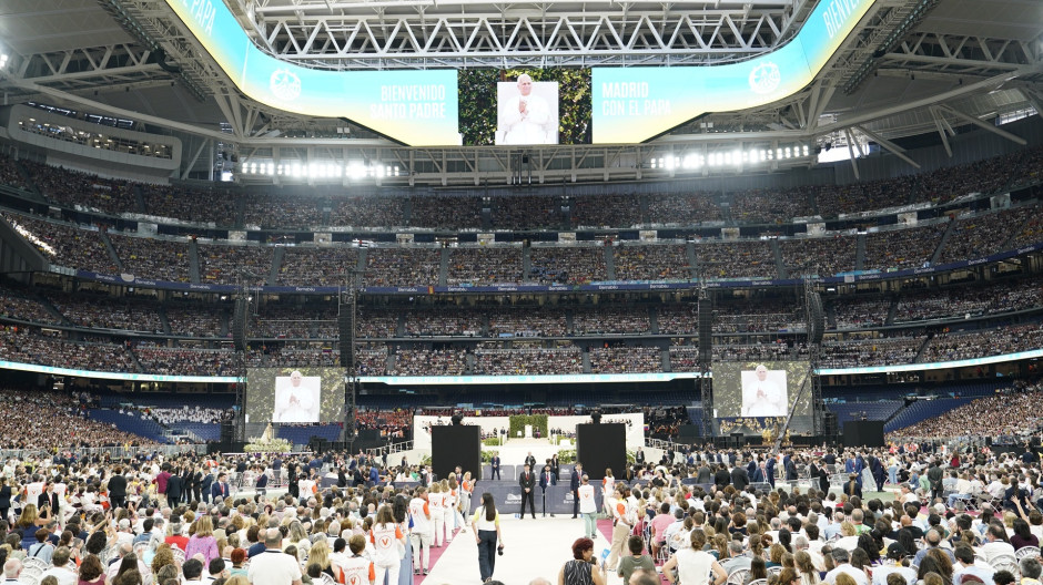 EuropaPress_7582486_encuentro_papa_leon_xiv_comunidad_diocesana_estadio_bernabeu_junio_2026
