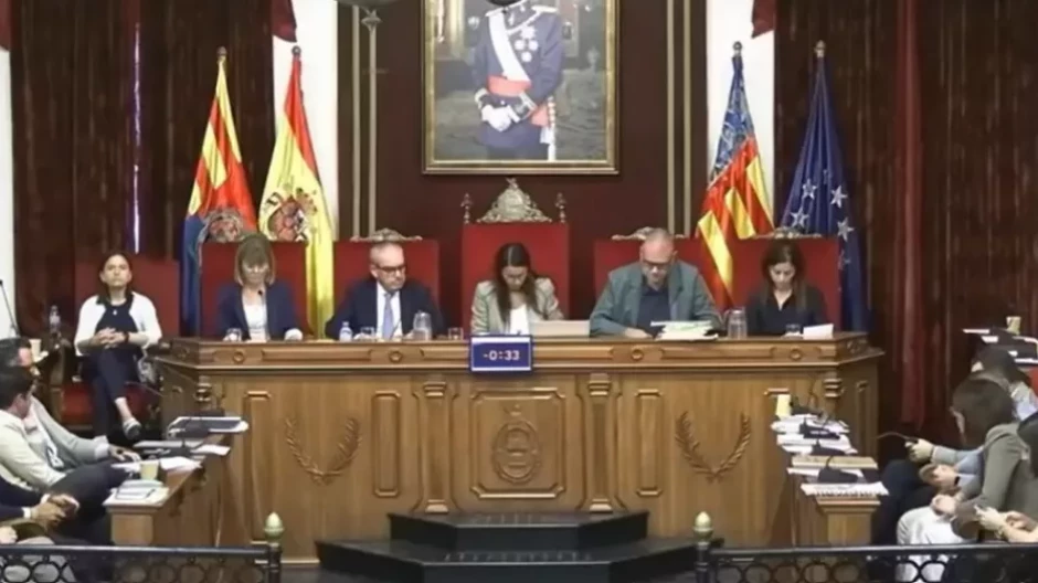 Indignación en Elche: PSOE y Compromís se niegan a condenar la violencia terrorista de ETA