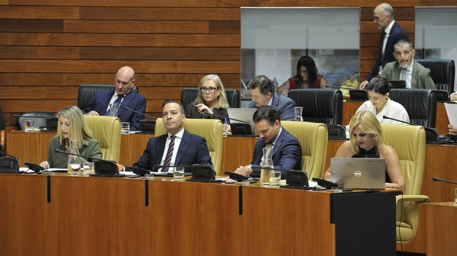 La Asamblea de Extremadura aprueba los Presupuestos para 2026 con los votos de PP y Vox