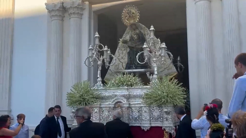 Ceuta celebra la ofrenda floral a la Virgen de África en mitad de la crisis migratoria