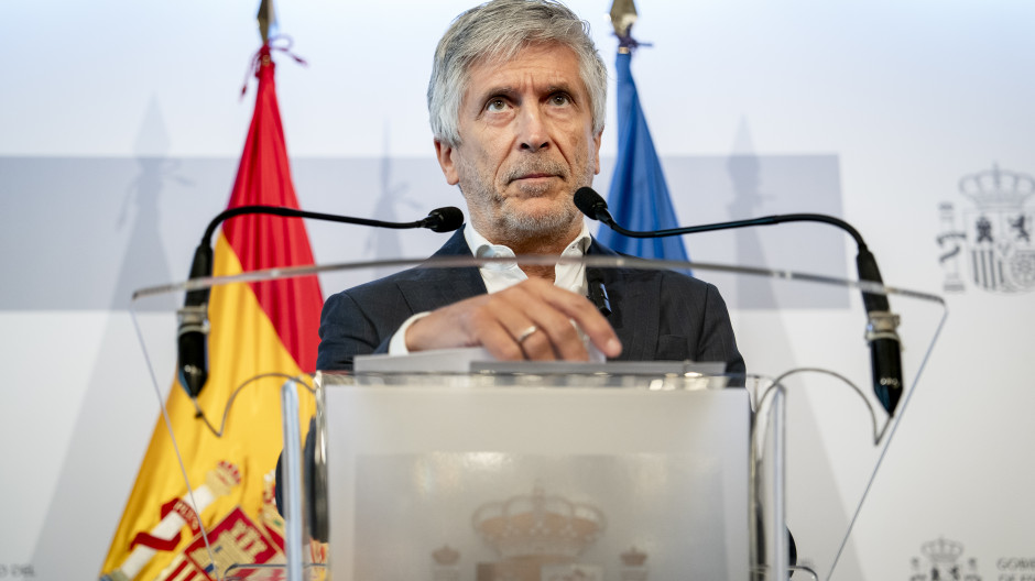 El ministro del Interior, Fernando Grande-Marlaska, atiende a los medios de comunicación tras la reunión del consejo extraordinario de ministros del Interior de la UE por la crisis en Ceuta