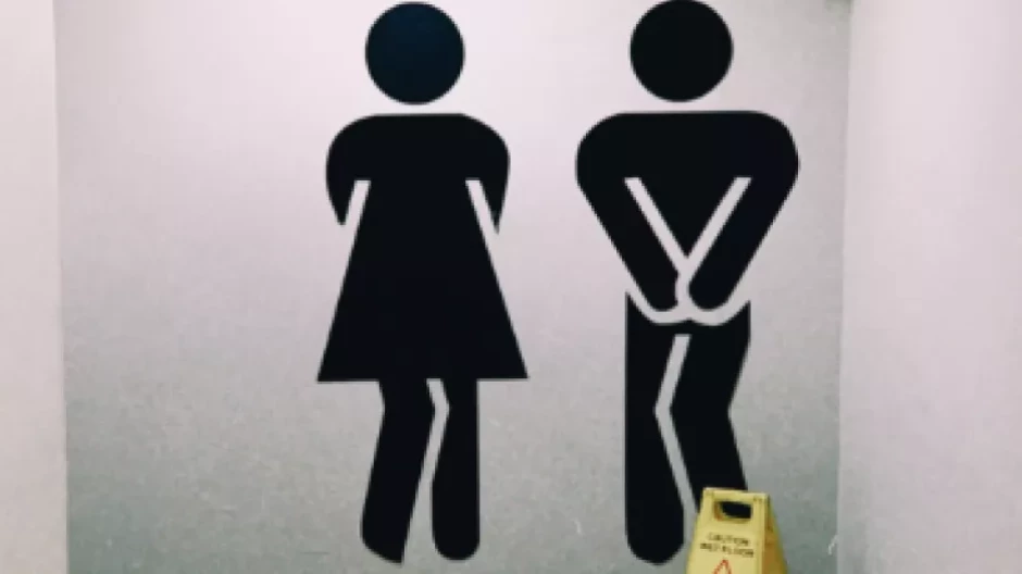 Reino Unido impone el sexo biológico para usar baños, vestuarios y otros espacios separados
