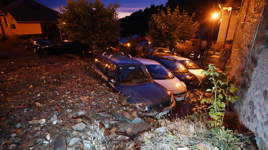 Riada en el pueblo de Manzanedo de Valdueza (León)