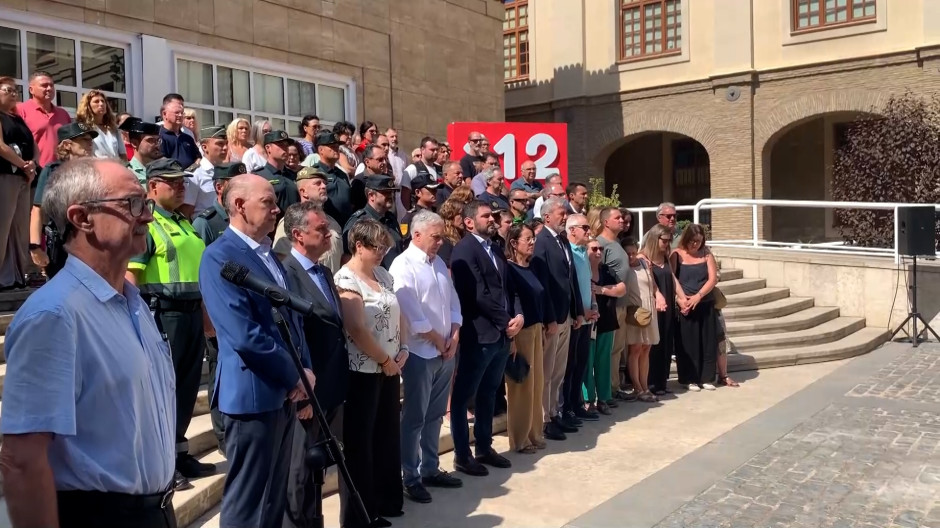 Minuto de silencio por Javier, el militar de la UME fallecido en el incendio de Las Peñas de Riglos (Huesca)
