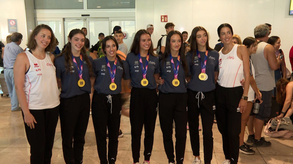 Así ha sido el recibimiento a la selección femenina de gimnasia rítmica tras ganar el oro