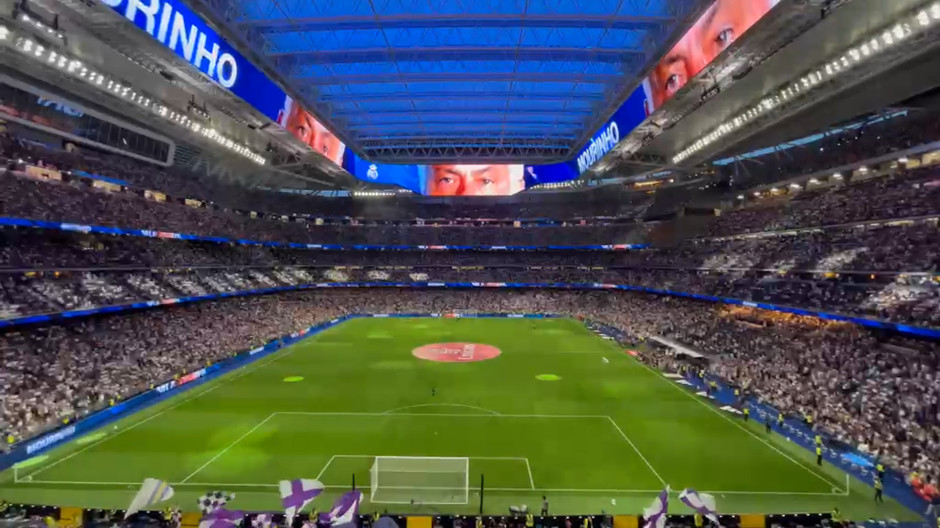 El Bernabéu recibe a Mourinho como a un héroe: ovación cerrada de la afición del Real Madrid