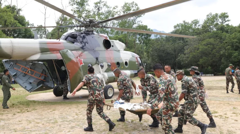 Una niña de seis años sobrevive 60 horas atrapada tras las inundaciones de Nepal