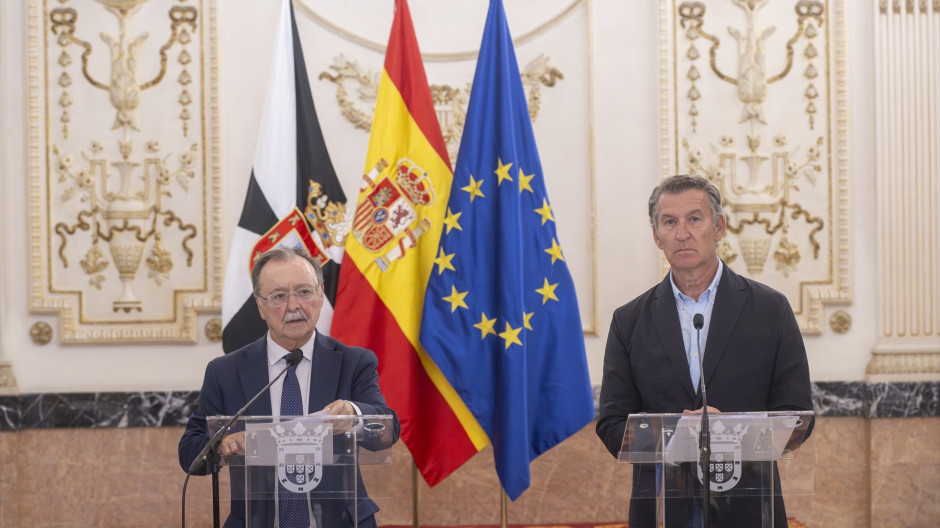 DIRECTO | Feijóo y Vivas intervienen ante los medios de comunicación tras el acto del 'Día de Ceuta'