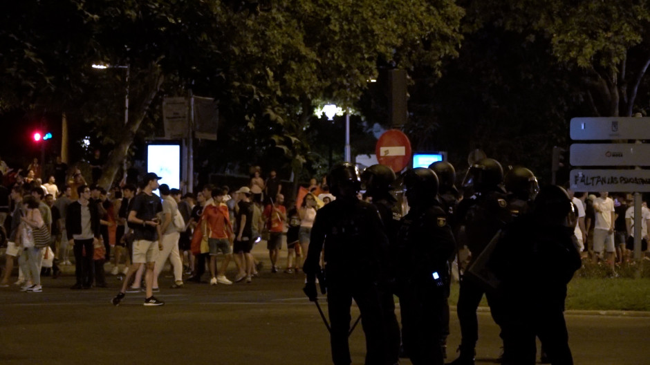 Así han sido las cargas policiales en la manifestación frente al Congreso