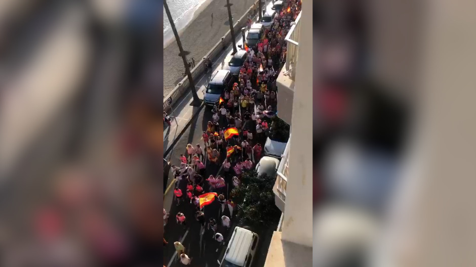 Ceuta se manifiestan tras el abandono del Gobierno a las mujeres y las niñas: "¡Queremos protección!"