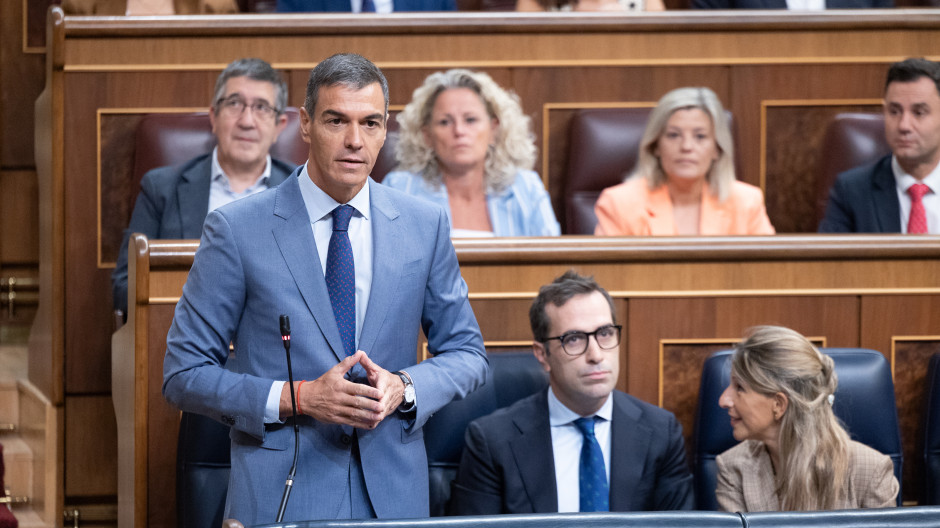 El presidente del Gobierno, Pedro Sánchez, interviene durante una sesión de control al Gobierno, en el Congreso de los Diputados