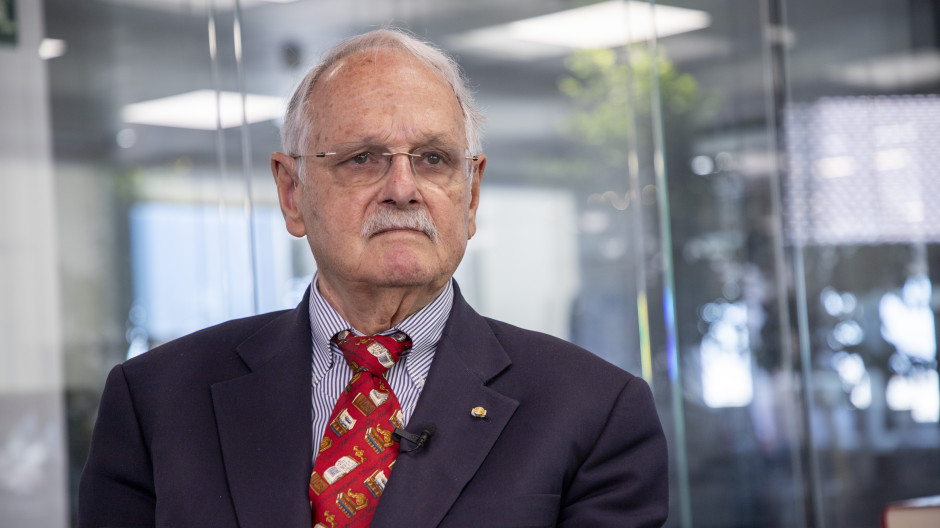 Charles Faulhaber, Hispanista y profesor de la Universidad de Berkeley