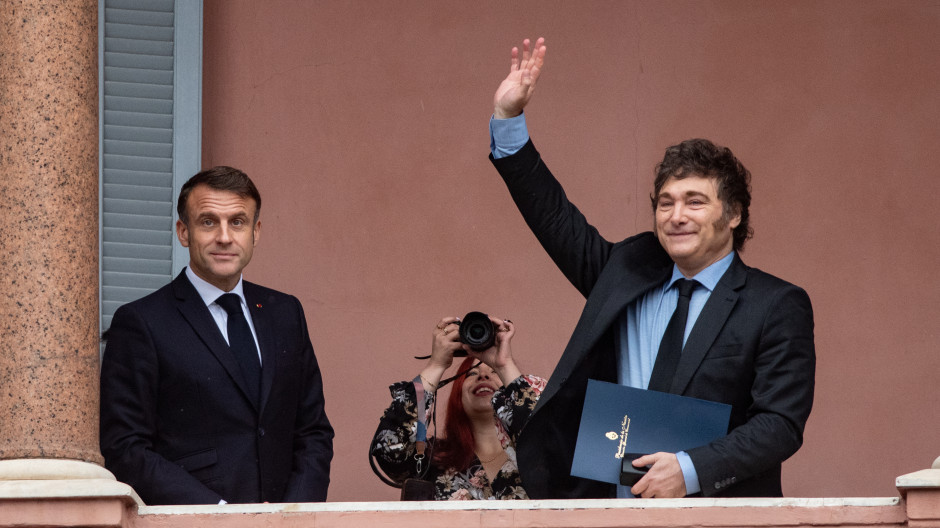 El presidente de Argentina Javier Milei junto al presidente de Francia, Emmanuel Macron
