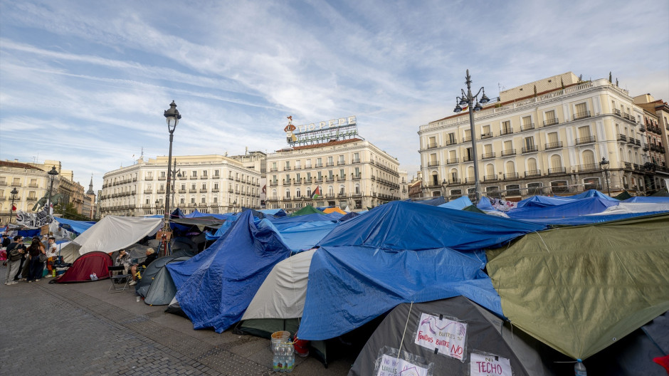 Así está la acampada de la Puerta del Sol tras el anuncio de las elecciones