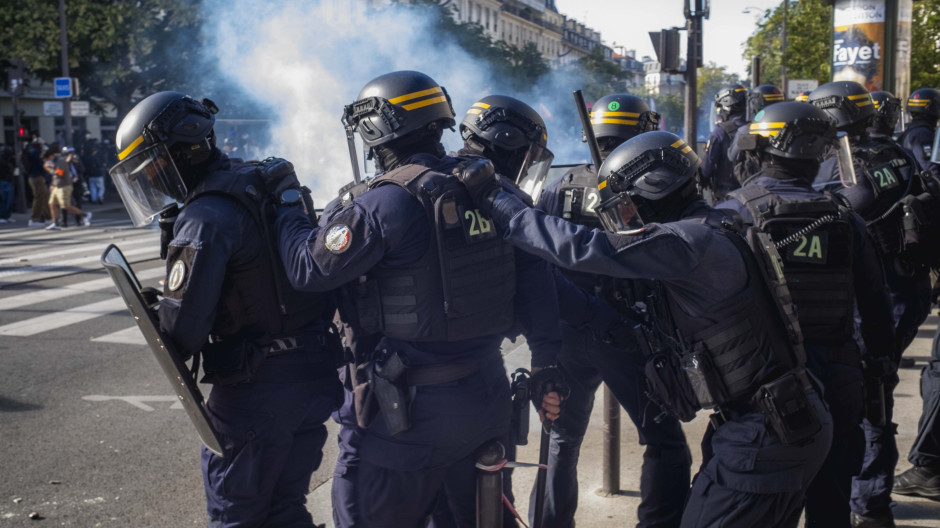 Disturbios y cargas policiales durante las protestas en París