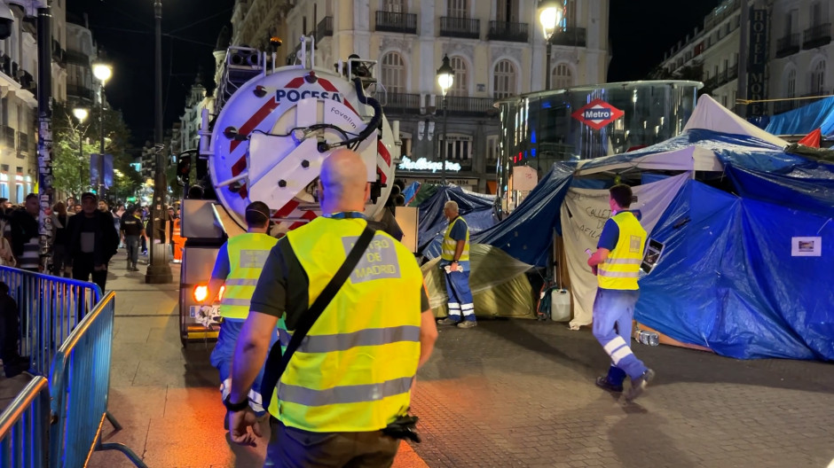Cierre de la parada de Metro de Sol por labores de limpieza