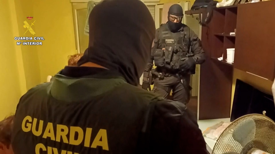 27 detenidos por obligar a mujeres a prostituirse en pisos ocupados, que alquilaban