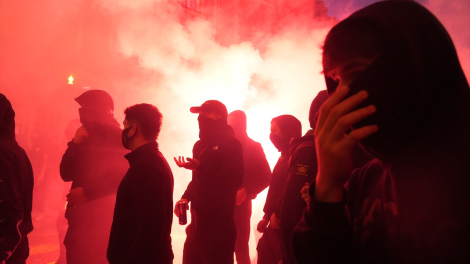 19 detenidos en la batalla campal que arrasó el centro de Bilbao