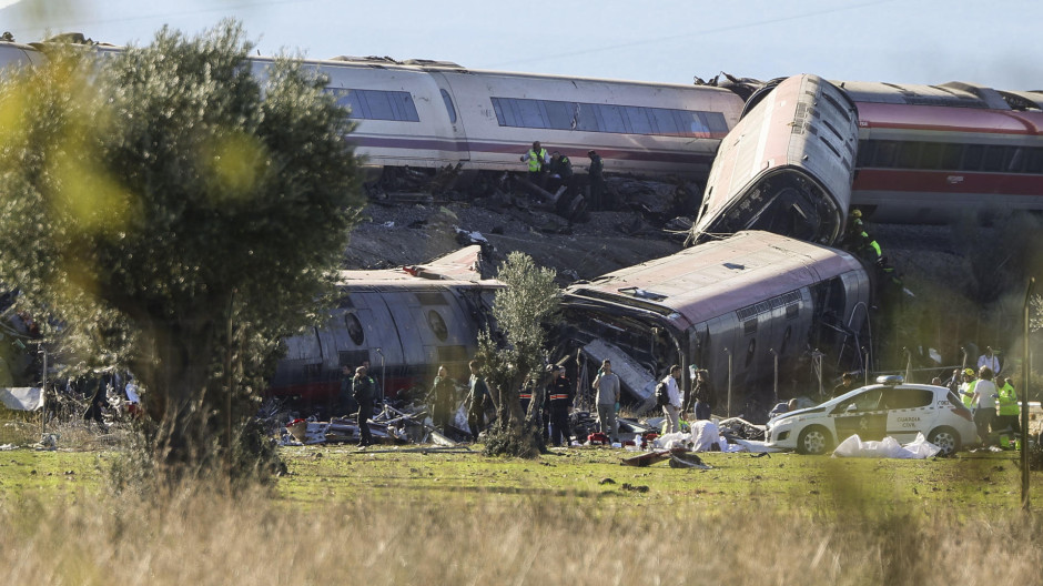 Dos trenes de alta velocidad, uno de Renfe y otro de Iryo, han colisionado a primera hora de este miércoles