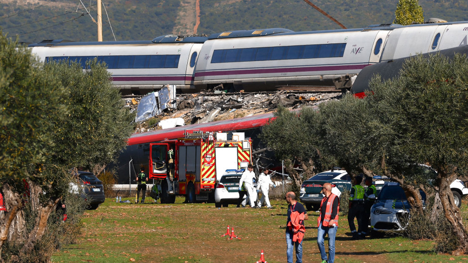 Dos trenes de alta velocidad, uno de Renfe y otro de Iryo, han colisionado a primera hora de este miércoles a la altura de la estación de Urda (Toledo)
