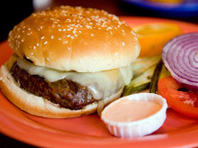 salud-y-bienestar/bienestar/alimentacion/20260421/mario-sanchez-carnicero-hamburguesa-poco-hecha-ignorancia-cns_409290