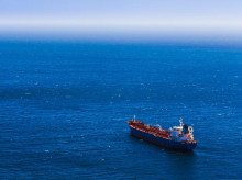 internacional/20260415/dos-superpetroleros-sancionados-estados-unidos-cruzan-estrecho-ormuz-hacia-iran_407353