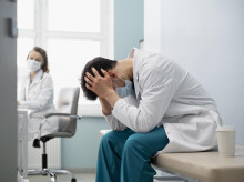 sociedad/20260518/medicos-exigen-controles-duros-homologacion-masiva-titulos-extranjeros_418678