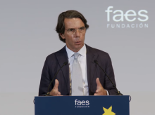 espana/20260416/faes-critica-sanchez-someterse-china-pekin-comercializa-particular-rollito-primavera-referente_407558