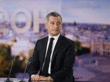internacional/20260608/gerald-darmanin-ministro-justicia-no-dimite-posibles-fallos-muerte-une-nina-francia_426463