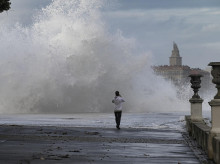espana/galicia/20261026/galicia-activa-alerta-amarilla-olas-cuatro-metros-estas-son-zonas-afectadas_473938