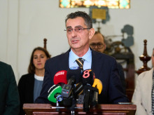 espana/andalucia/cadiz/20260819/alcalde-barbate-cadiz-denuncia-danos-coche-sospecha-persona-arraigada-psoe_450713