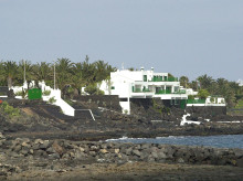 espana/20260810/vacaciones-lujo-mareta-230000-euros-5-veranos-aparte-falcon-escolta-palacio-gastos-justificar-e-invitados-secretos_447476