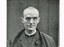religion/iglesia/20260819/solo-puede-hacerlo-cura-gesto-amor-anciano-llevo-mosen-cayetano-ante-verdugos_450414