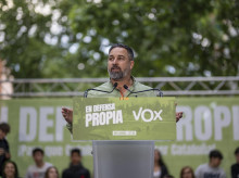 espana/cataluna/barcelona/20260521/vox-denuncia-imposicion-referentes-lesbicos-aulas-baix-llobregat_420001