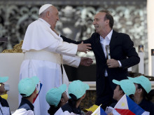 cultura/20260823/roberto-benigni-muestra-fascinacion-figura-san-pedro-libro-sobre-apostol_451522