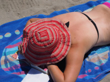 salud-y-bienestar/bienestar/20260609/cinco-bulos-extendidos-sobre-sol-acerca-cancer-piel_426177