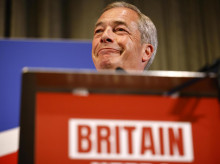 internacional/20260817/reform-uk-prohibira-extranjeros-solicitar-prestaciones-sociales-municipios-gobierna_450045