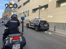 espana/comunidad-valenciana/20260807/emboscada-mujer-53000-euros-cae-violenta-banda-itinerante-pinchazo-brutal-asalto-alicante_447673