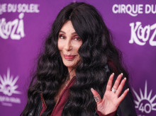 gente/20260420/cher-descubre-abuela-adolescente-15-anos-segun-tabloide-the-sun_409013