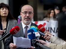 espana/madrid/20261016/jupol-insiste-delegado-debe-dimitir-poner-duda-actuacion-policia-huelga-educativa_470295