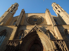 espana/cataluna/barcelona/20260424/santa-maria-mar-organiza-visitas-atardecer-contemplar-vidrieras-iluminadas_407248