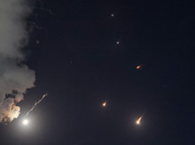 internacional/20260505/emiratos-denuncia-nuevos-ataques-drones-misiles-iran-segundo-dia-consecutivo_414383