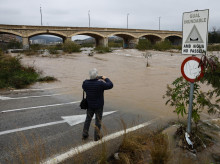 espana/comunidad-valenciana/20261001/hasta-300-litros-dos-tres-horas-emergencias-pide-vigilar-ramblas-barrancos-castellon_464985