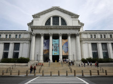 cultura/20260913/trump-acusa-smithsonian-denigrar-blancos-hombres-cristianos-pide-estatua-george-washington_458230